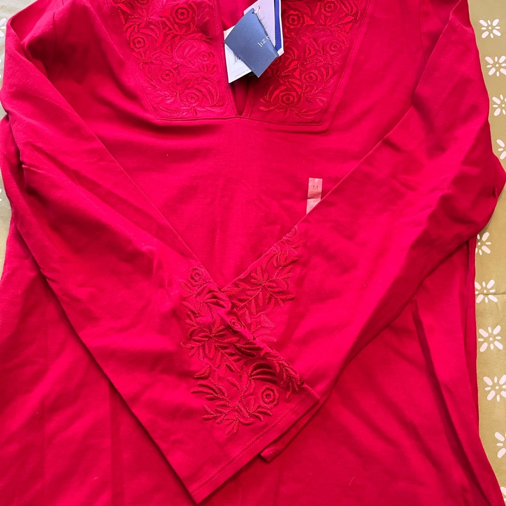 Womens red top med